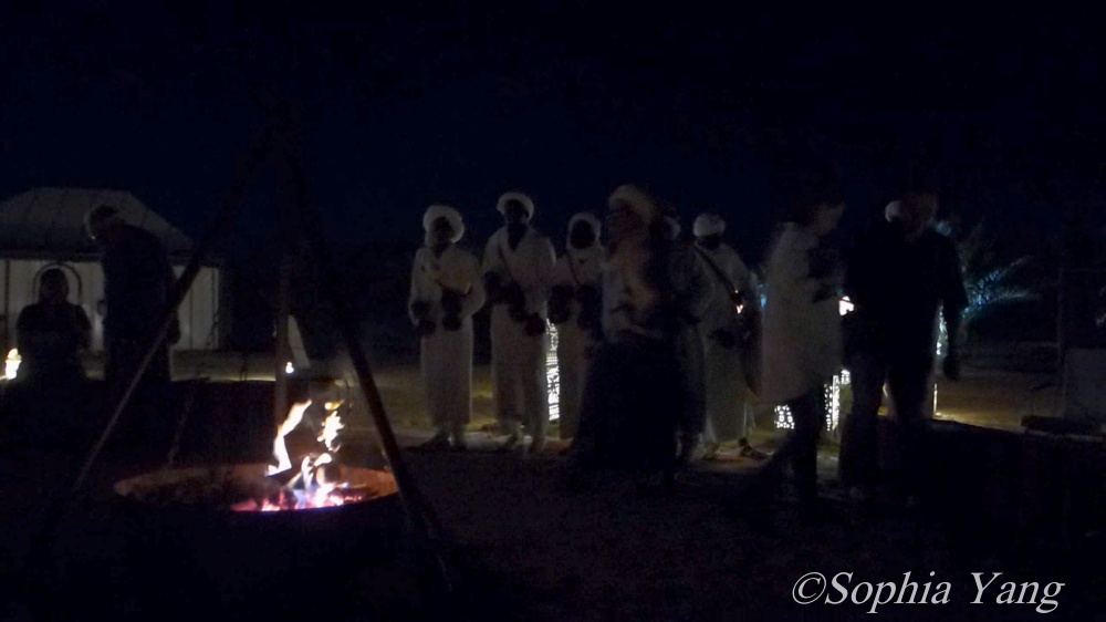 摩洛哥│走進神祕夢幻的撒哈拉沙漠，圍著篝火與柏柏人共舞