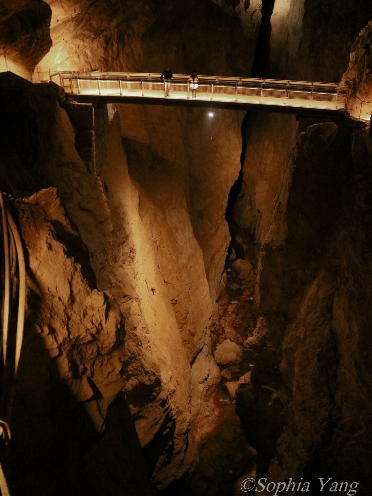 斯洛維尼亞│世界遺產│全球最壯觀的地底大峽谷，簡直就像電影《魔戒》裡的場景