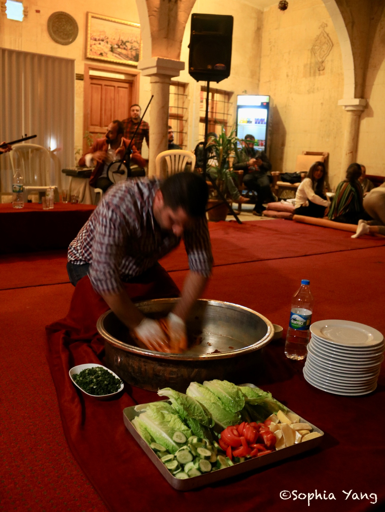 土耳其東部｜美食之都 Şanlıurfa尚勒烏爾法，連夜間娛興節目都要穿插做菜！