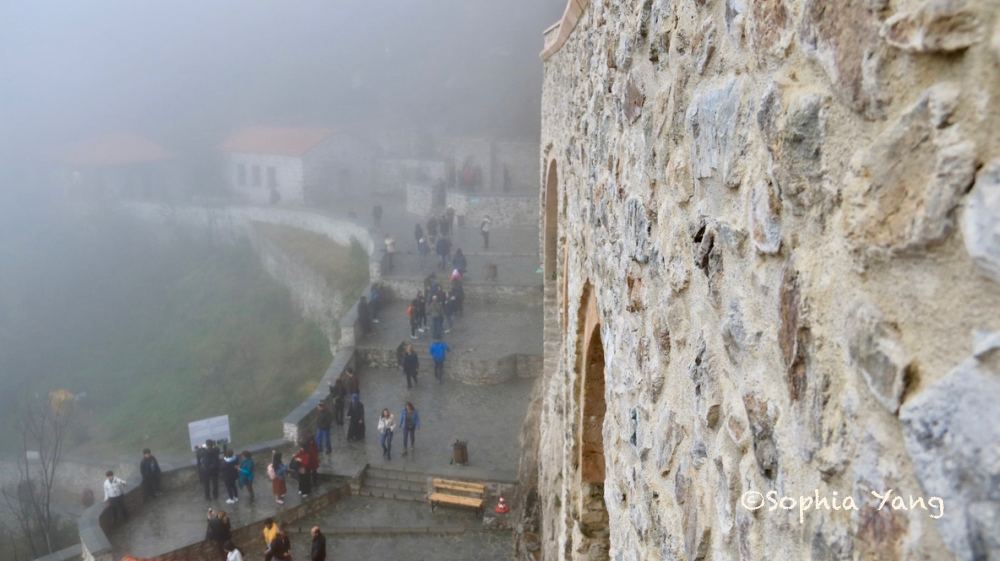 土耳其｜黑海兩大不思議景點，UNESCO蘇美拉修道院Sumela Monastry懸壁景象超驚悚，深山古驛站憑空矗立