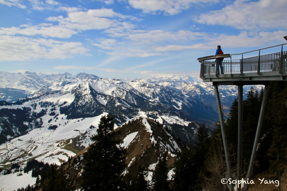 瑞士｜搭石丹峰 Stanserhorn 雙層敞蓬纜車 CabriO上山做瑜珈